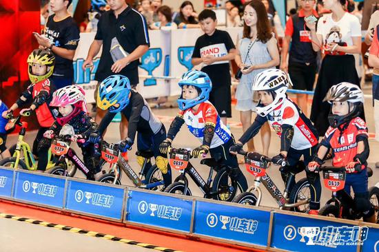 bsport体育平台海南U18女足荣获全运会季军青春强队的崭露头角