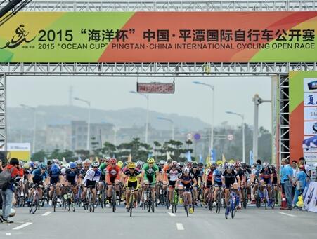 bsport体育电竞激情碰撞二次元2025艾欧尼亚杯萤火虫漫展限定赛事来袭